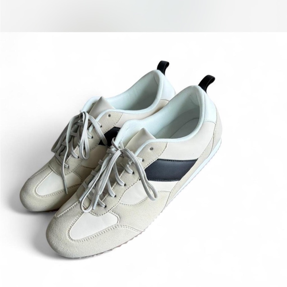 Fashion Nova Cream and Black Men's Sneakers